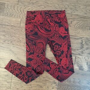 K Deer red and black paisley sneaker length leggings size XL